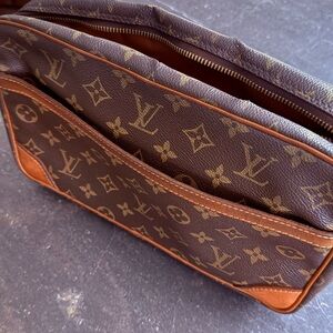 Louis Vuitton Monogram Canvas Clutch Bag in beautiful condition!!!